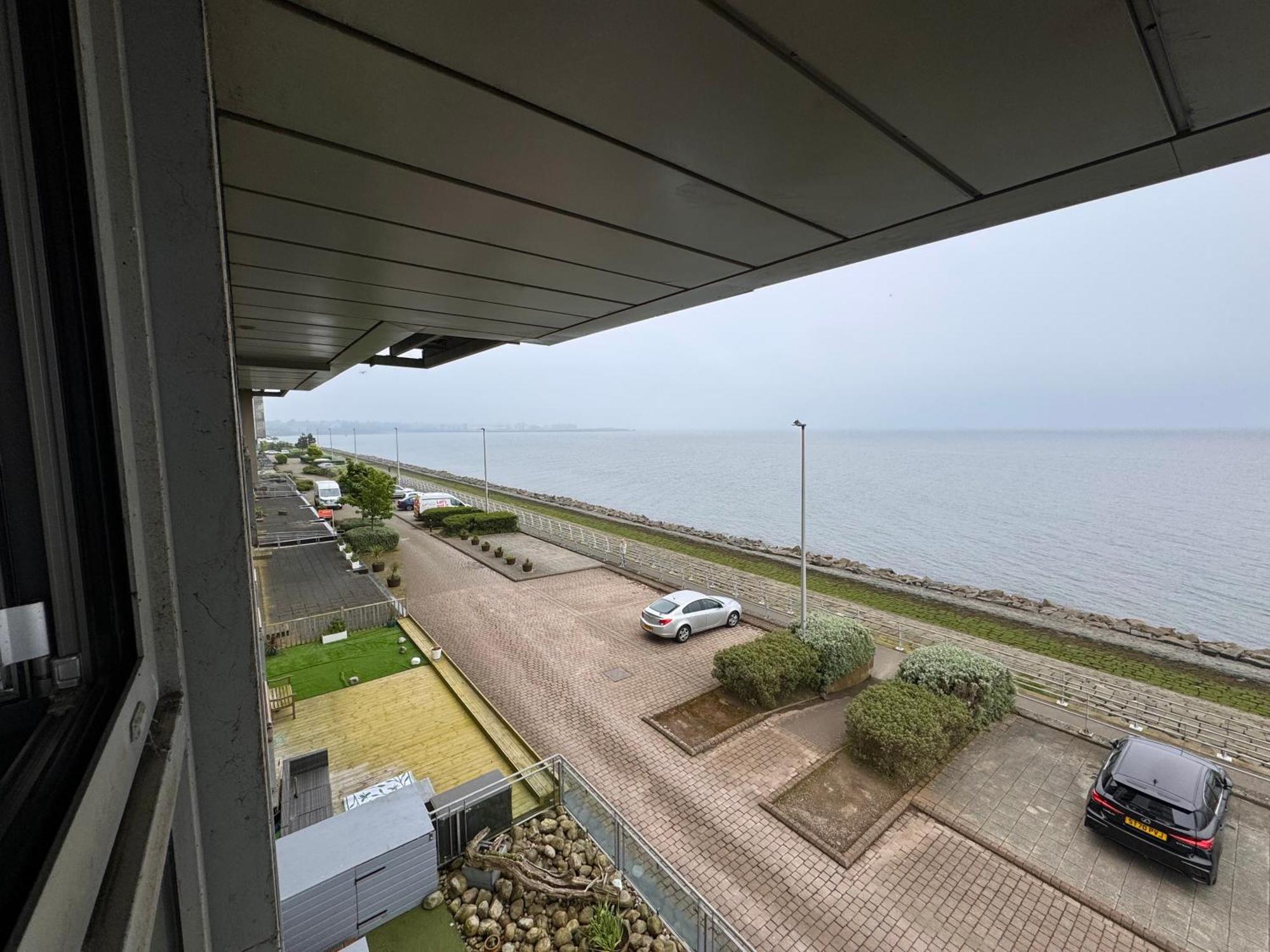 Ocean Park Apartments - Oceanfront - Free Parking And Fast Wifi Edinburgh Exterior photo