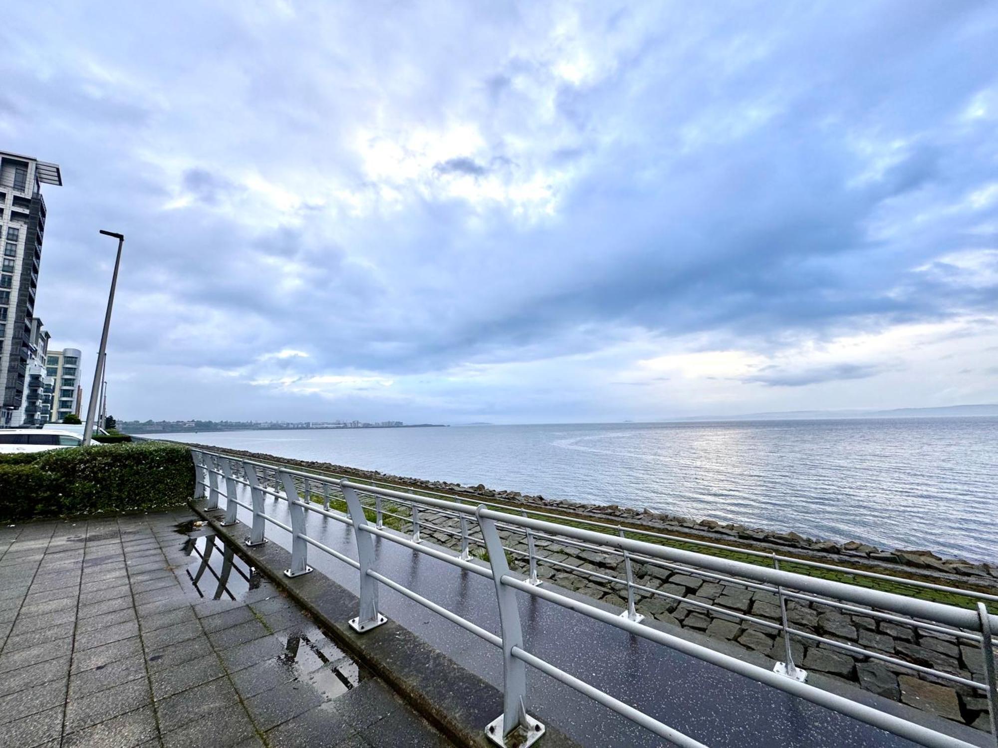 Ocean Park Apartments - Oceanfront - Free Parking And Fast Wifi Edinburgh Exterior photo