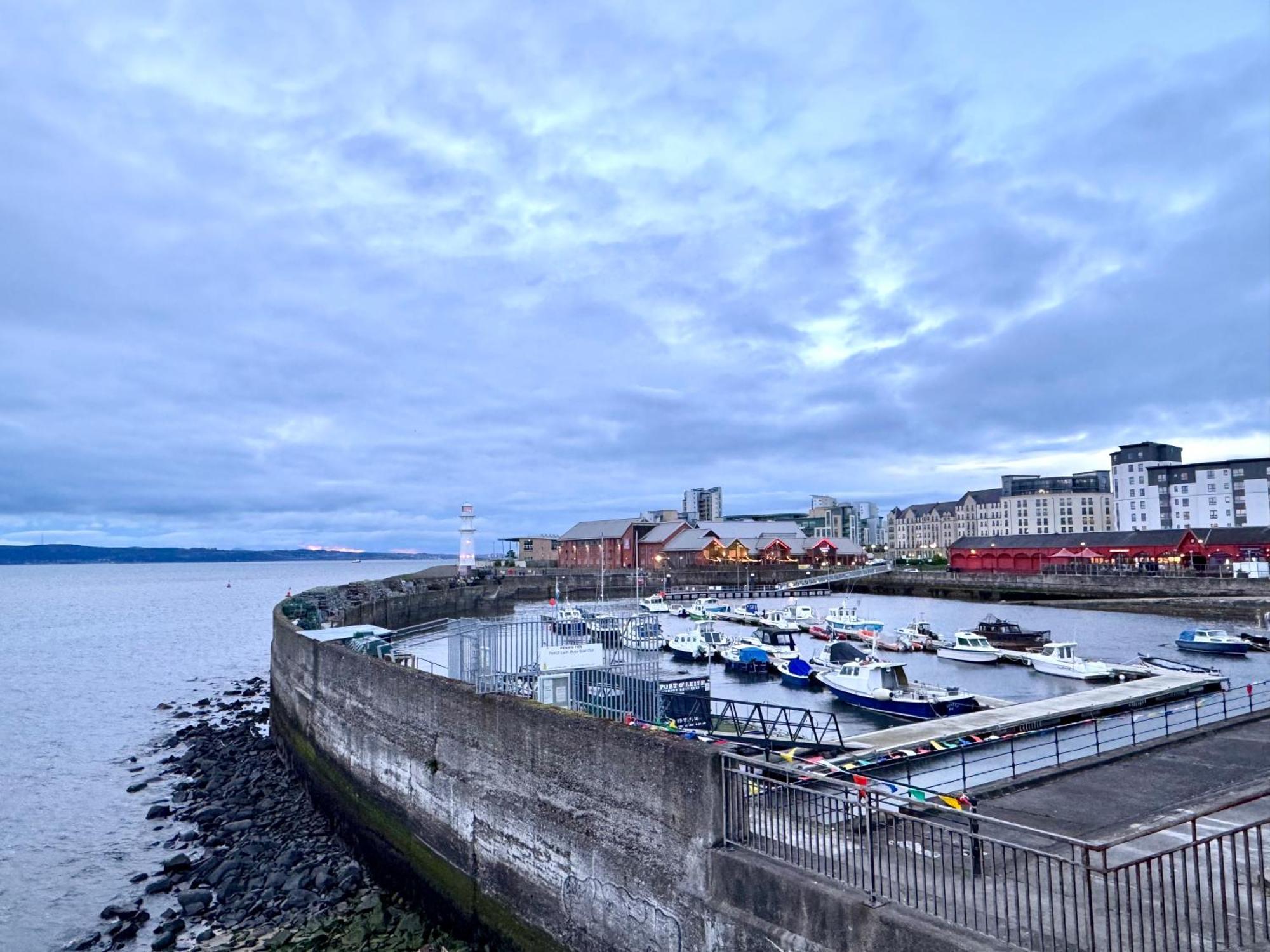 Ocean Park Apartments - Oceanfront - Free Parking And Fast Wifi Edinburgh Exterior photo