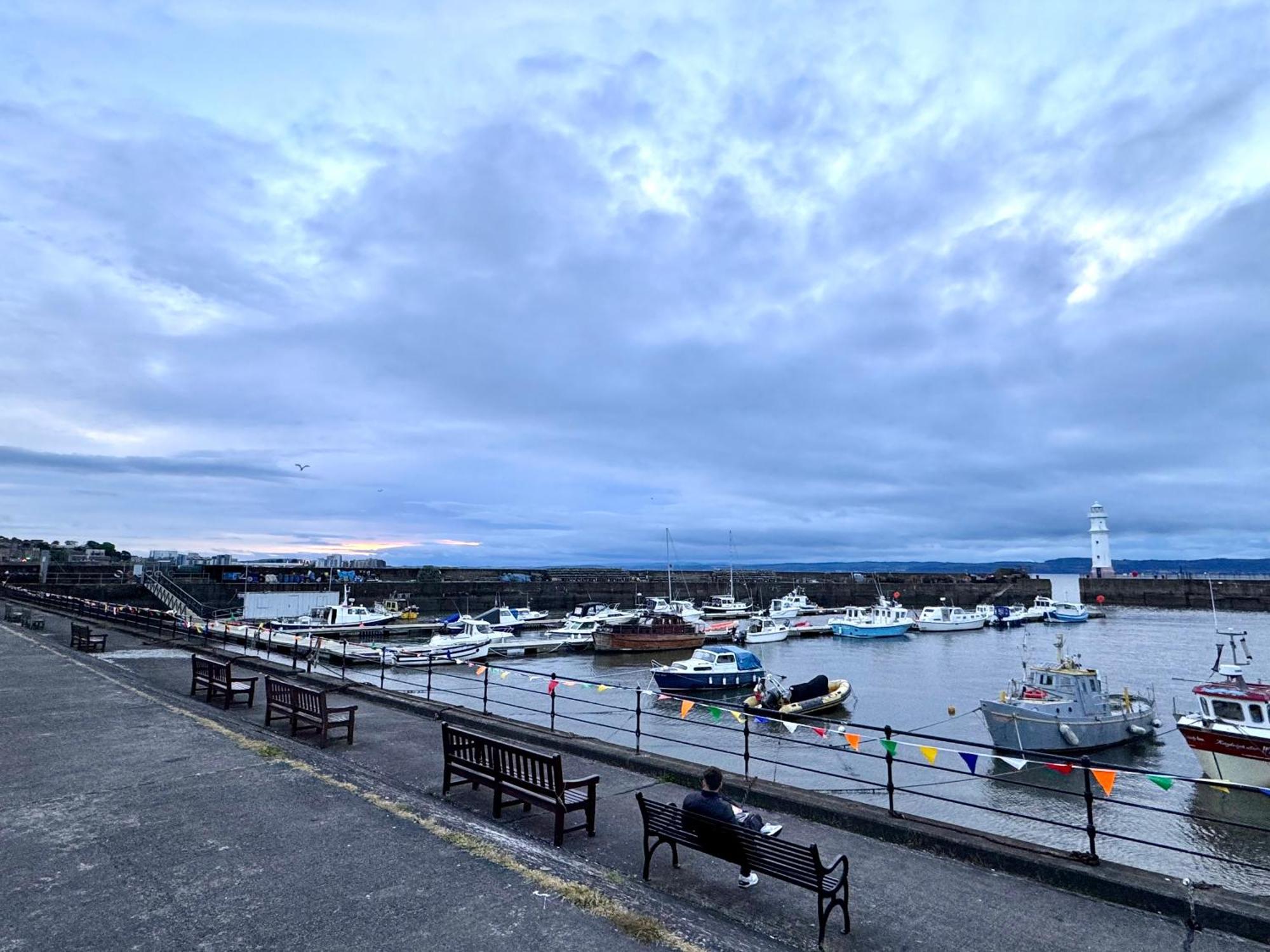 Ocean Park Apartments - Oceanfront - Free Parking And Fast Wifi Edinburgh Exterior photo