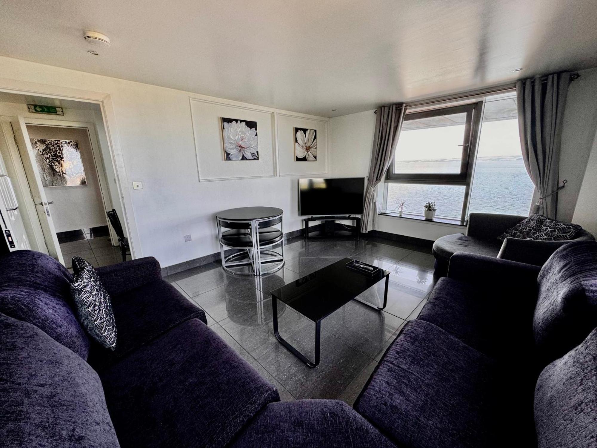 Ocean Park Apartments - Oceanfront - Free Parking And Fast Wifi Edinburgh Exterior photo